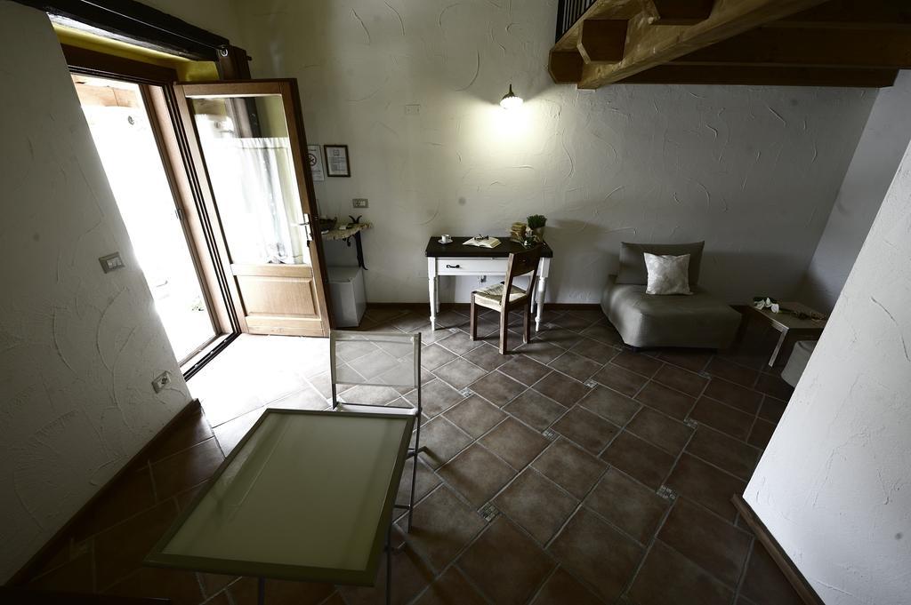 Il Giardino Degli Aranci Bed & Breakfast Mores Ruang foto