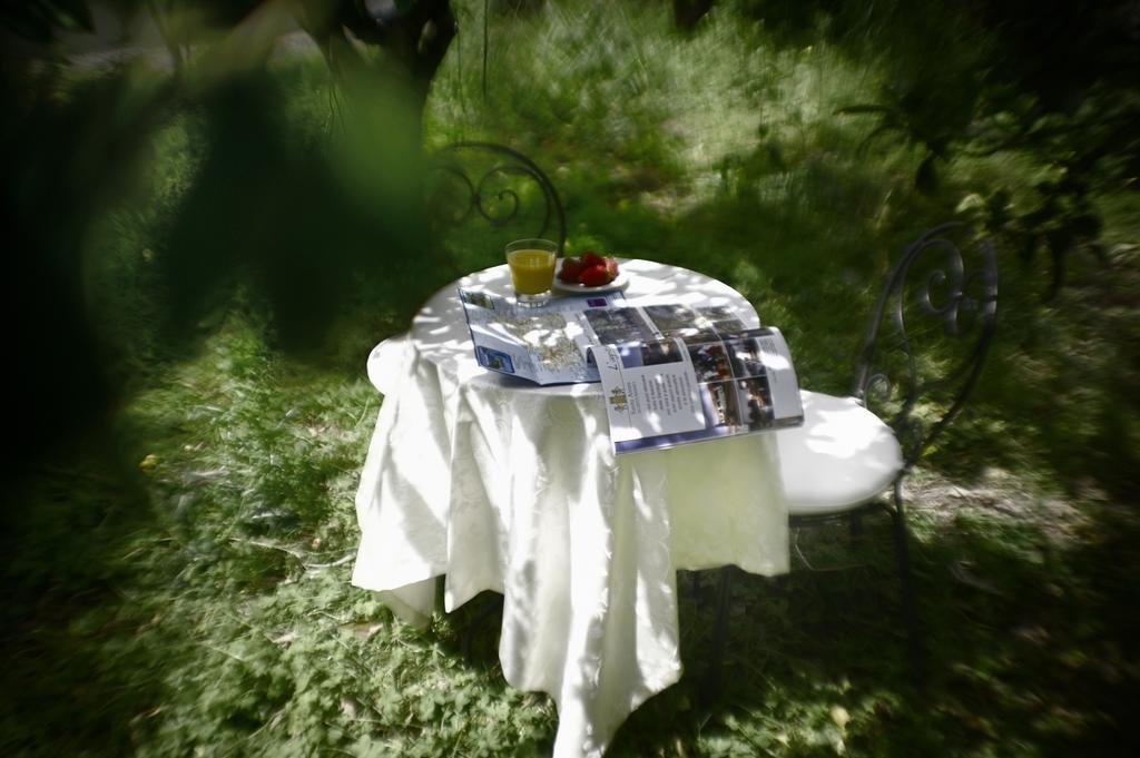 Il Giardino Degli Aranci Bed & Breakfast Mores Bagian luar foto