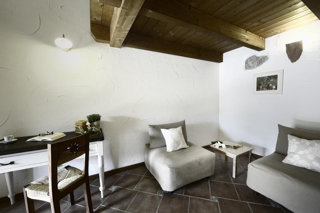 Il Giardino Degli Aranci Bed & Breakfast Mores Ruang foto