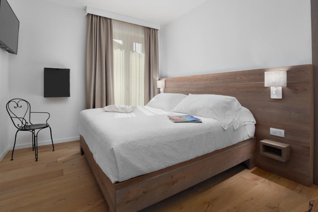Il Giardino Degli Aranci Bed & Breakfast Mores Bagian luar foto
