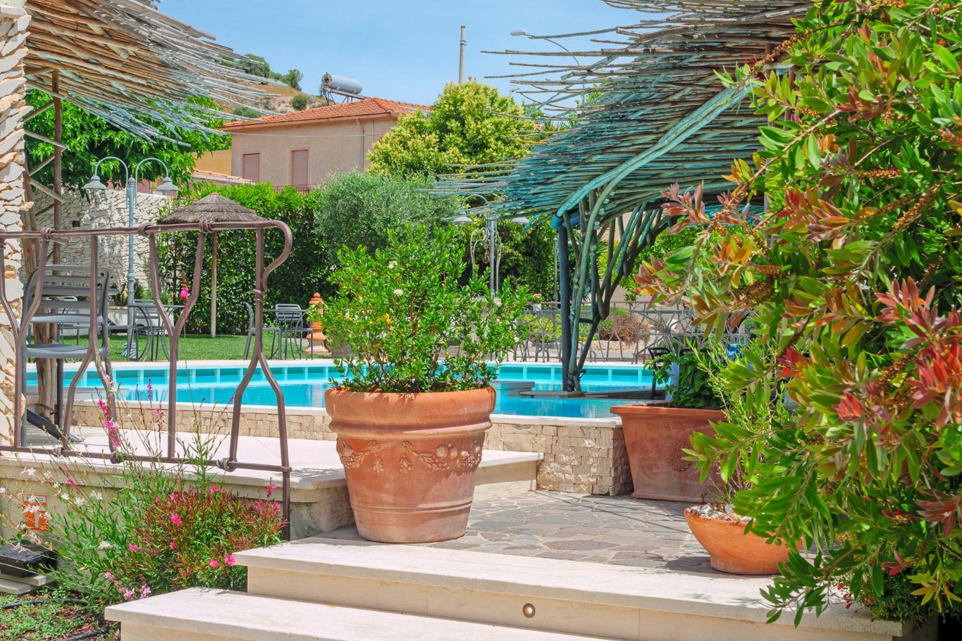Il Giardino Degli Aranci Bed & Breakfast Mores Bagian luar foto